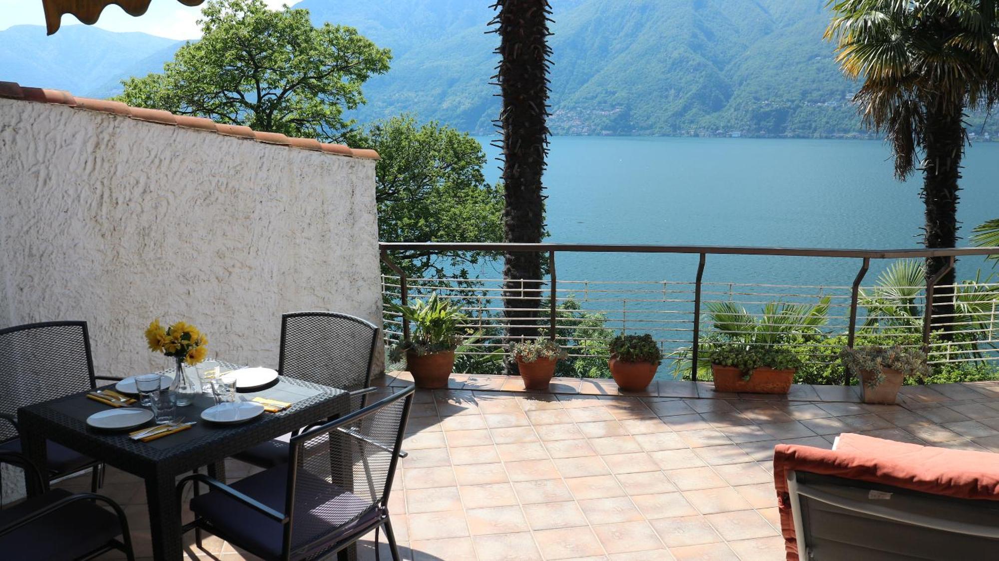 Pino Lago Maggiore Casa Roccia 아파트 외부 사진
